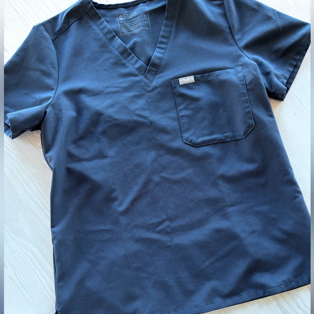 Figs Catarina One Locket Blue Scrub Top Size Medium